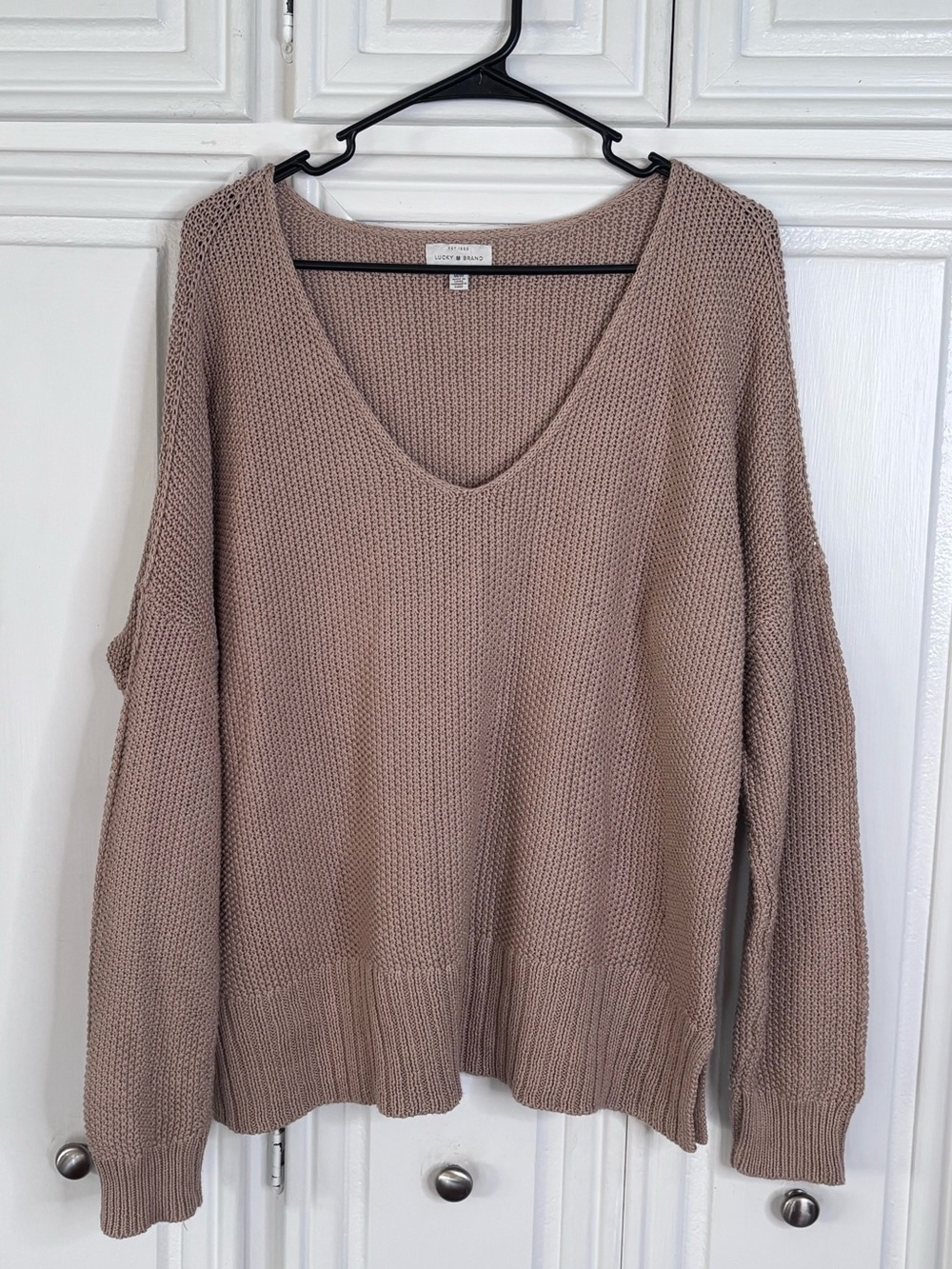Lucky Brand Taupe V-Neck Knit Sweater sz M